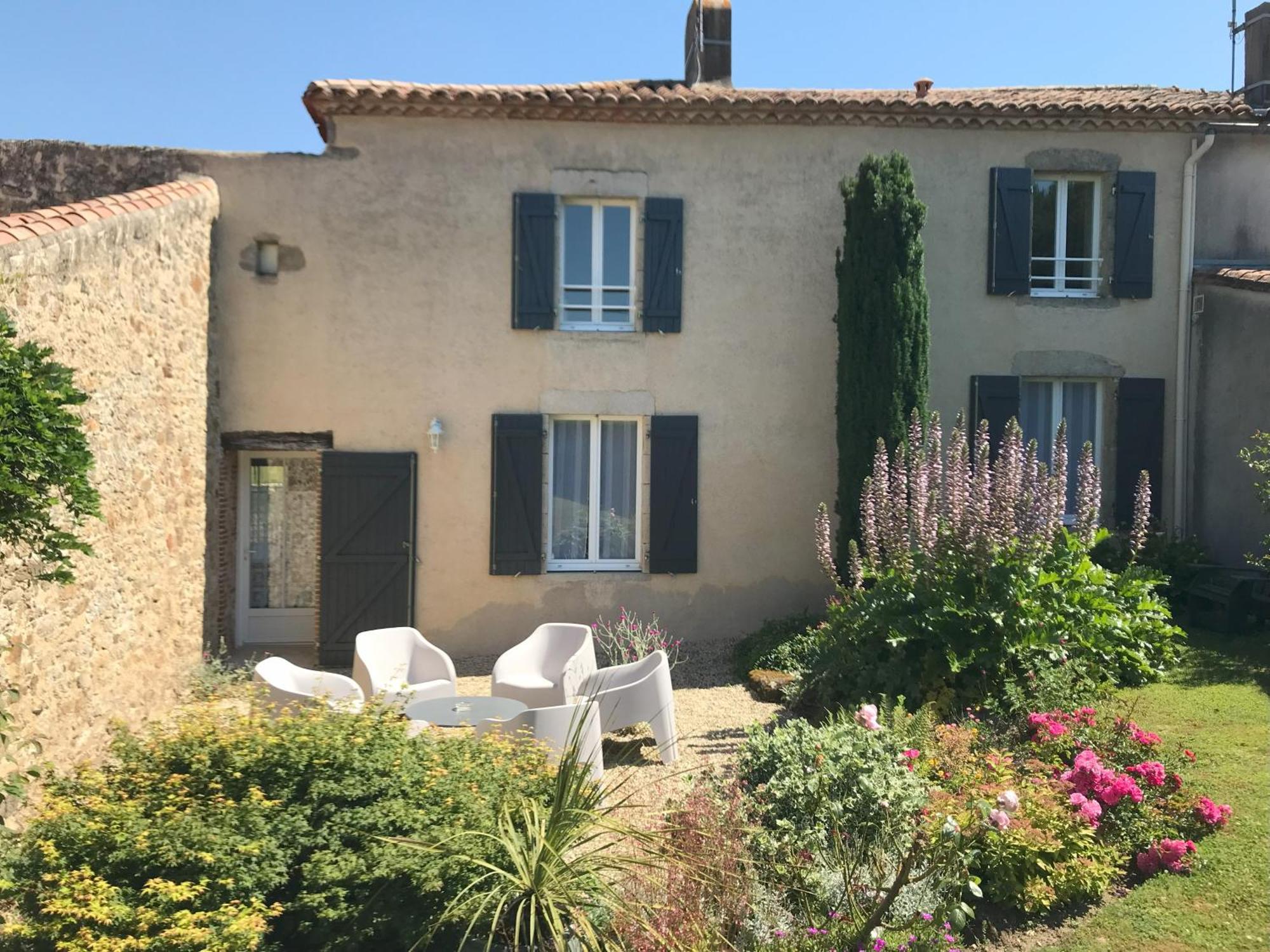 Chambres D'Hotes Les Laitieres Beaurepaire  Екстериор снимка